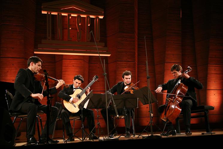 Cristian Marcia e il Quatuor Modigliani - concerto all'UNESCO 2010 (foto Gaetan Rose) m